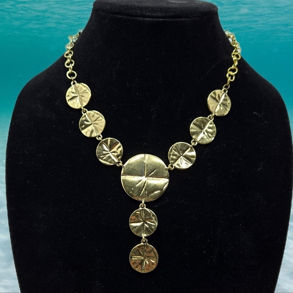 Sand Dollar Gold Tone Womens Necklace Dangle Adjustable Bold-Beautiful Versatile - Picture 1 of 9